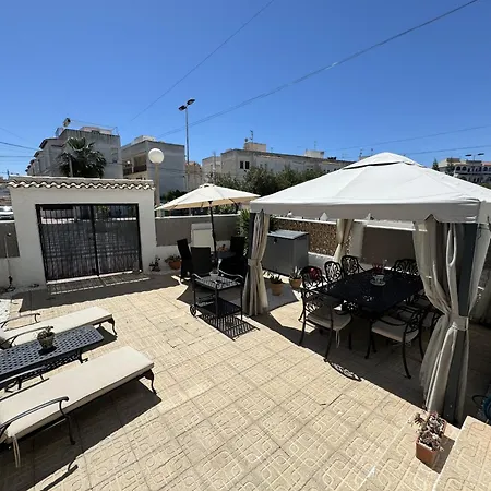 Дом отдыха Spacious Townhouse Calas Blancas Beachside Торевьиа