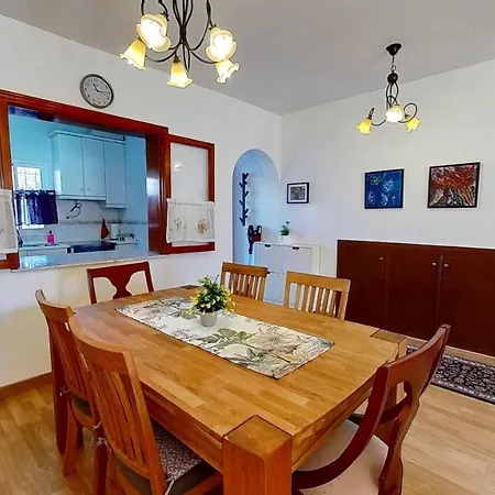 Dom wakacyjny Spacious Townhouse Calas Blancas Beachside Torrevieja